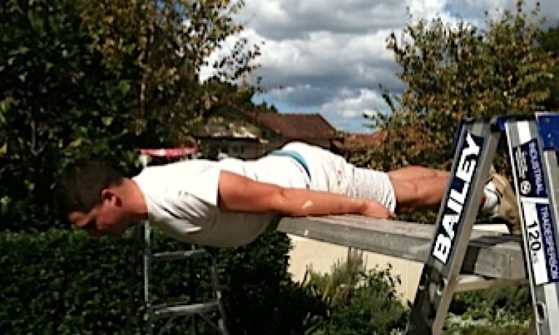 Facebook planking eist eerste slachtoffer