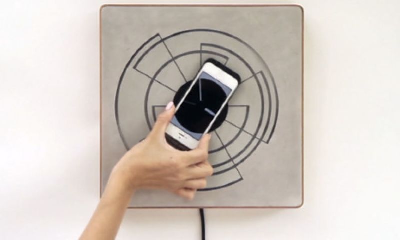 Inductie-oplader en kunstklok voor de iPhone