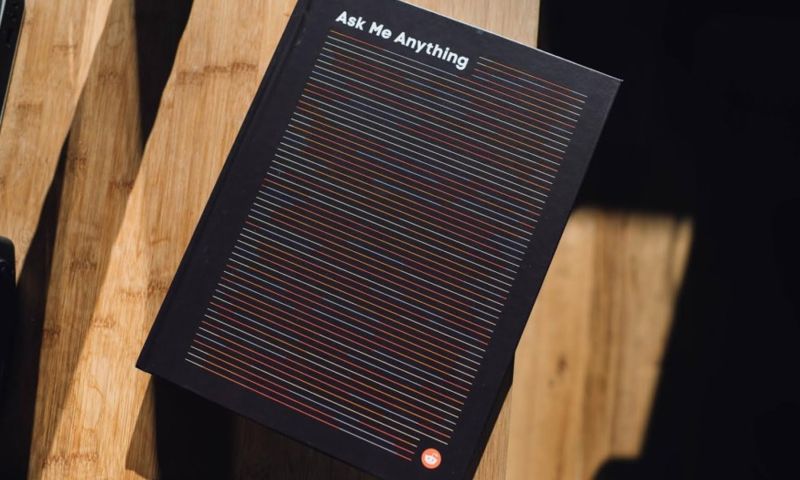 Sociale nieuwssite Reddit bundelt AMA's in papieren boek