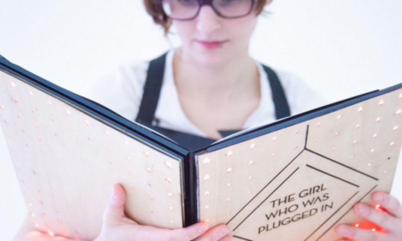 Redden lampjes en een vest de papieren boekenwereld?