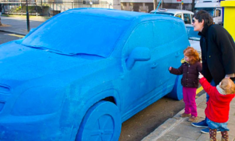 Levensgrote Play-Doh Chevrolet