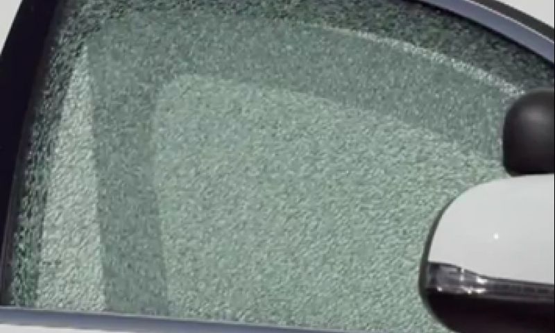 Auto te water: ramen kapot