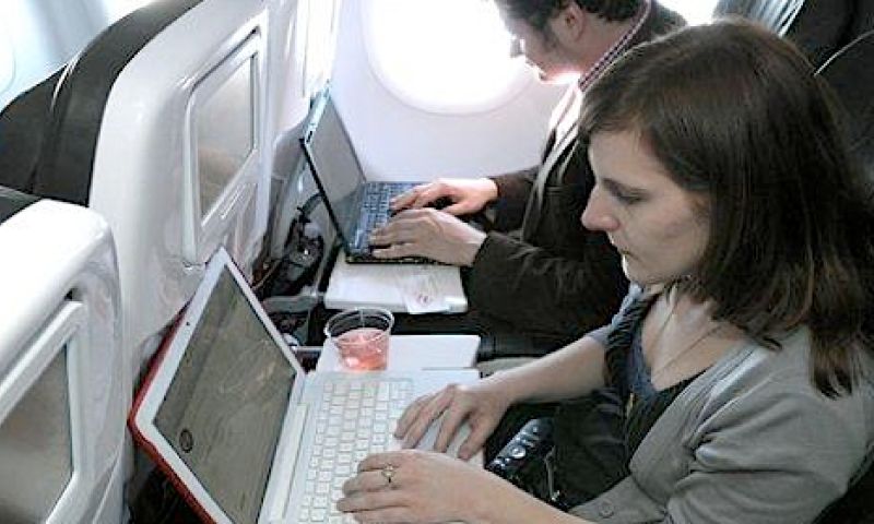 VS versoepelen regels elektronica in vliegtuigen