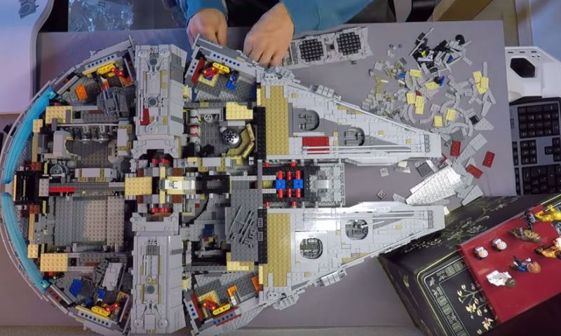 Video: LEGO Millennium Falcon in 20 uur in elkaar gezet