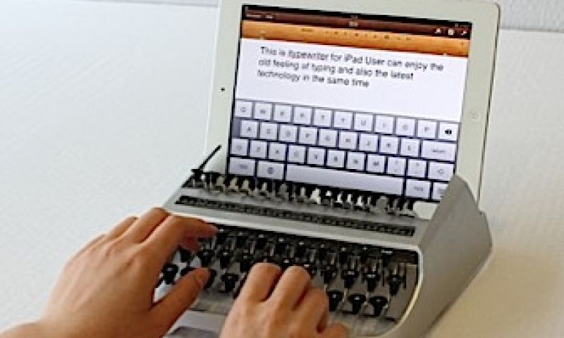 Touchtypen op je iPad... met een ouderwetse typemachine