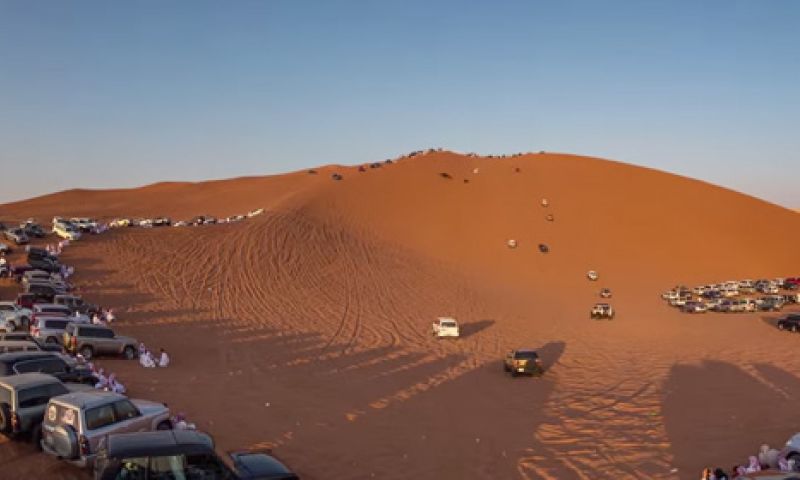 Video: zwevend dwars door Dubai