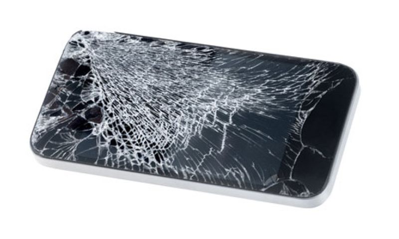 Jongeren lopen vaak rond met smartphones met kapot scherm