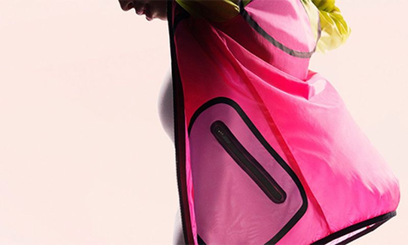 Nike toont transparante sportkleding