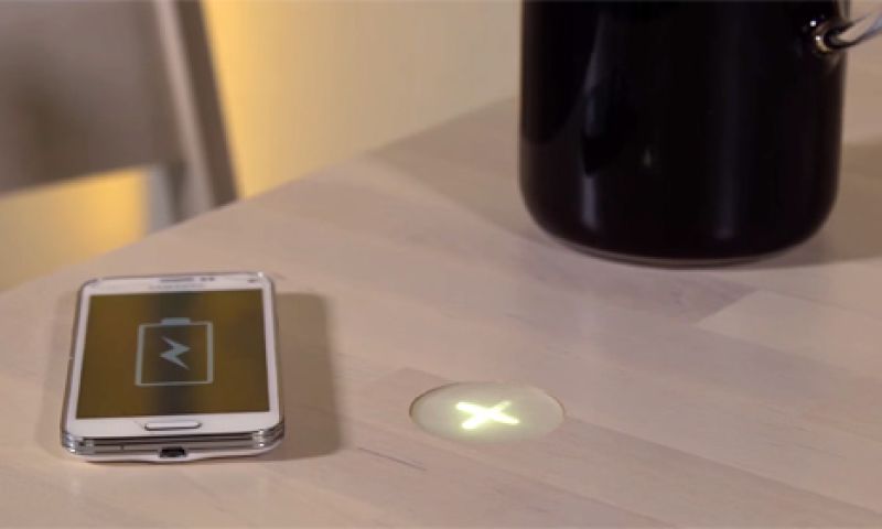 Video: warmte van pan laadt na het koken je smartphone op