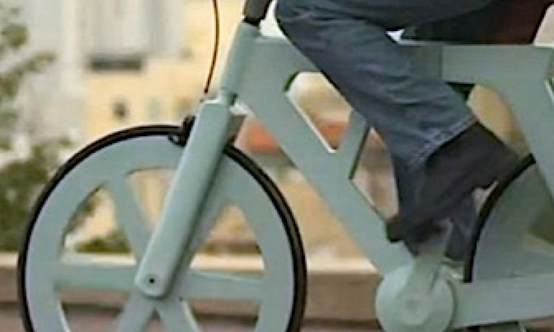 Een fiets van gerecycled karton is voor iedereen betaalbaar