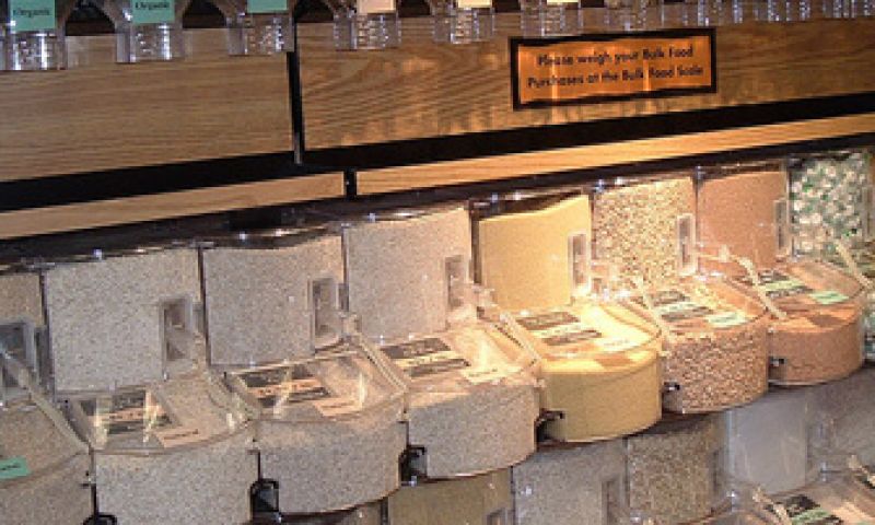 Met lege bakjes en potjes naar de supermarkt