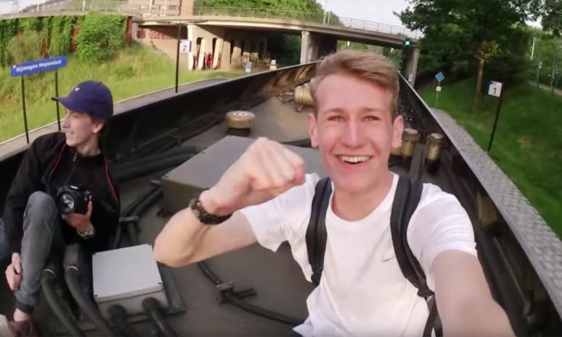 Geen boete voor treinsurfende vloggers