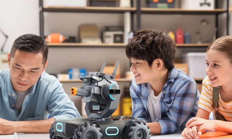 DJI presenteert programmeerbaar robotvoertuig voor thuis