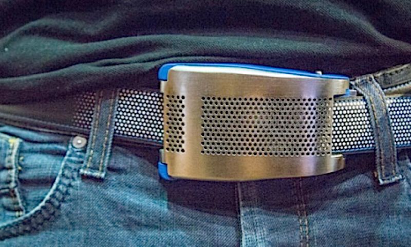 Van deze 'slimme' riem zakt onze broek af...