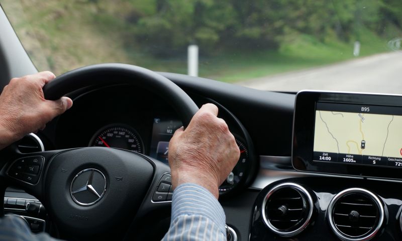 Mercedes wegkwaliteit verkeer veiligheid monitor data 