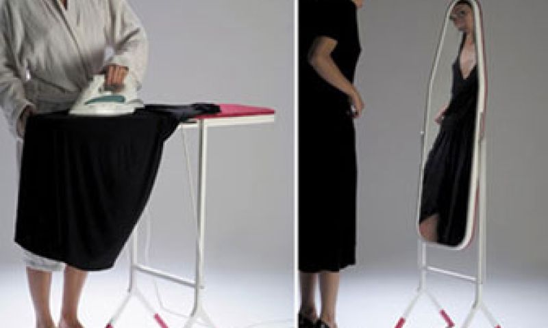 Strijkplank dubbelt als spiegel