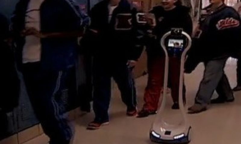 Student laat robot naar school gaan