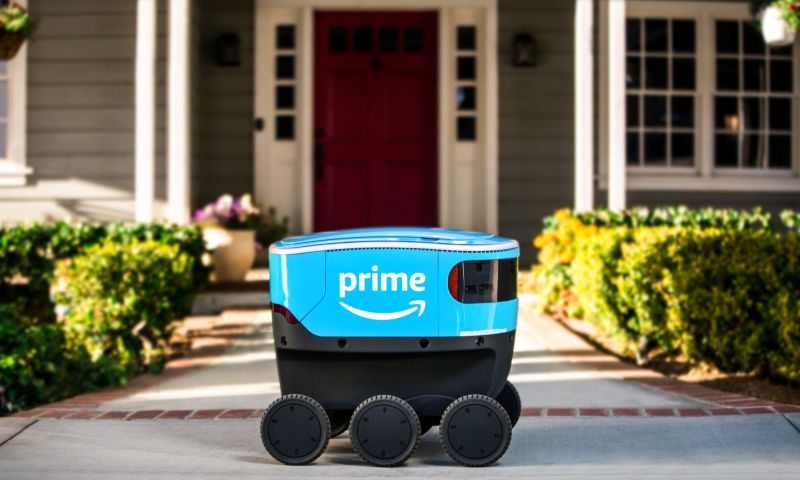 Amazon zet rijdende robot in bij bezorging