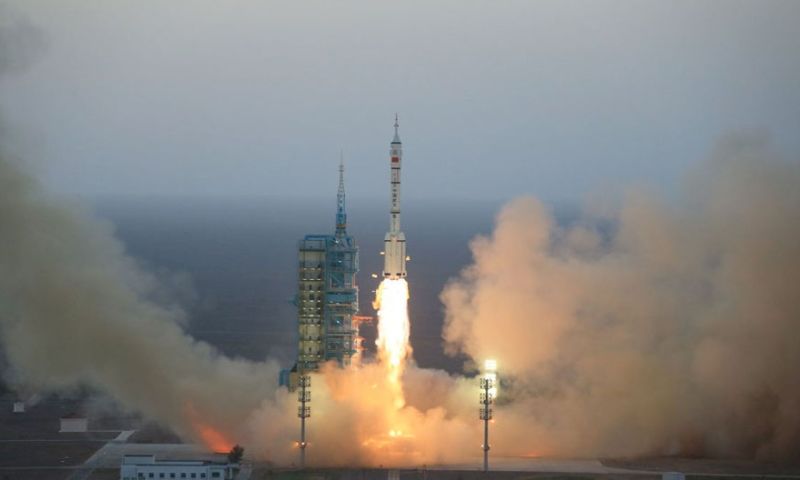 China lanceert eerste bemande ruimteschip in 3 jaar