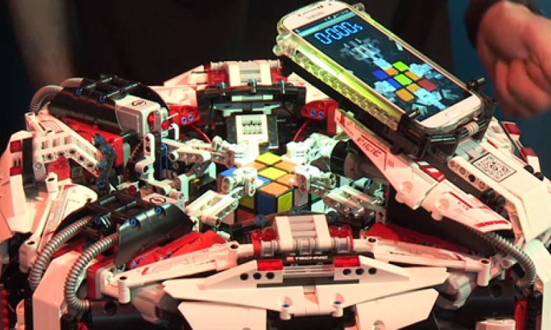 Wow, deze Lego-robot lost Rubik's Cube op in 3 seconden