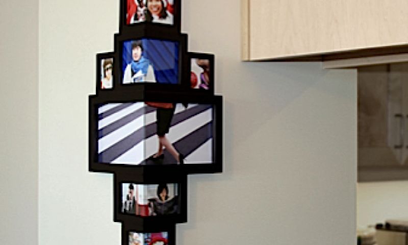Fotolijst kijkt om de hoek