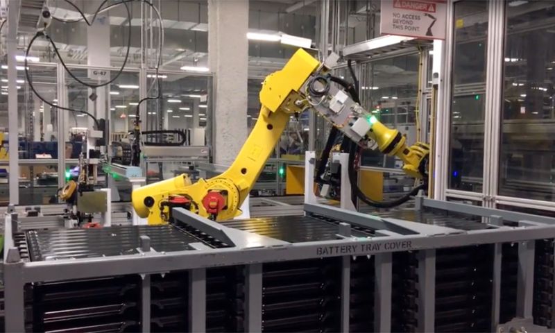 Video van de dag: op bezoek in Tesla's Gigafactory