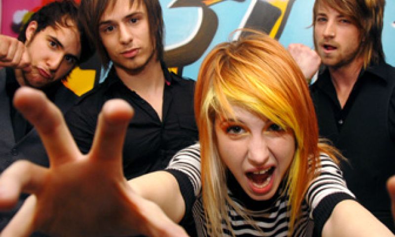 Nieuwe clip Paramore zien? Eerst retweeten