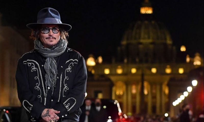 Johnny Depp verkoopt NFT's van kunstwerken