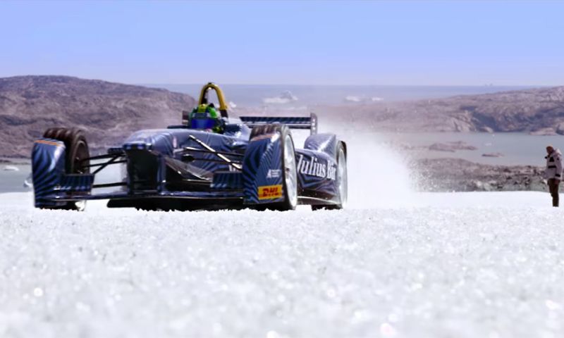 Video: Formule E-racewagen op de smeltende Noordpool