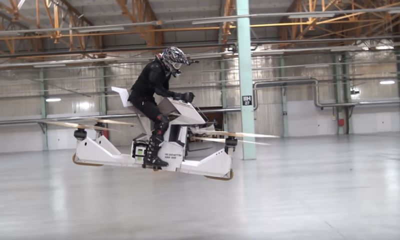 Deze Russische hoverbike ziet er gevaarlijk uit