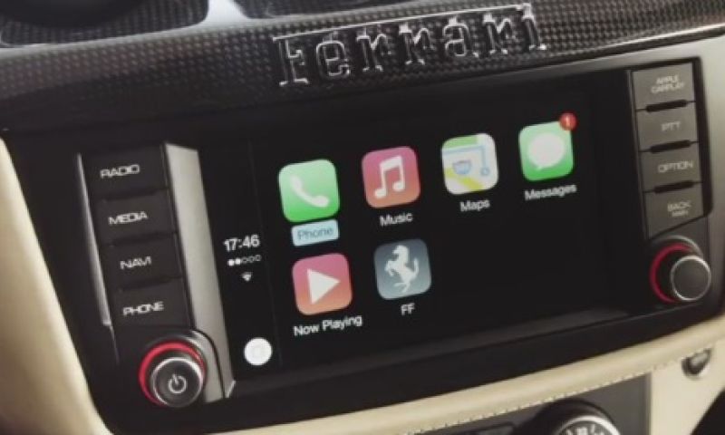 De eerste auto met Apple Carplay is van Ferrari