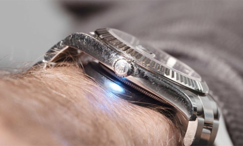 Nederlanders willen ook elk horloge 'slim' maken met een schijfje