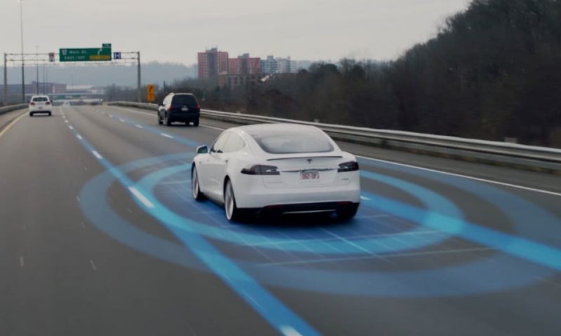 Tesla wil video's van auto's gebruiken om Autopilot te verbeteren
