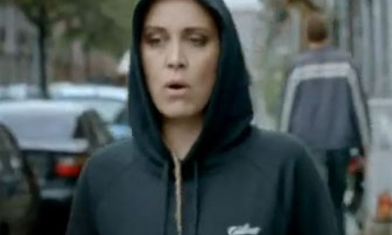 Anouk twee keer aangereden en doodgeschoten