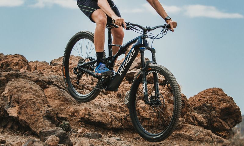 Elektrisch mountainbiken net zo inspannend als zonder motor.