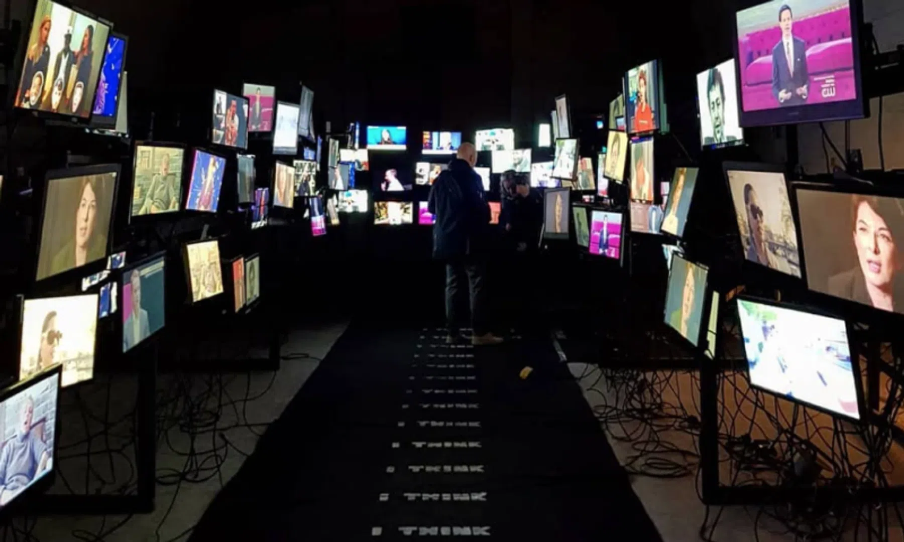 maarten baas happy new year milaan i think design