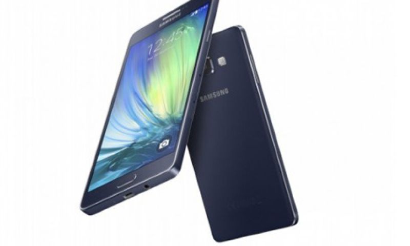Dunne Galaxy A7 van metaal in maart te koop