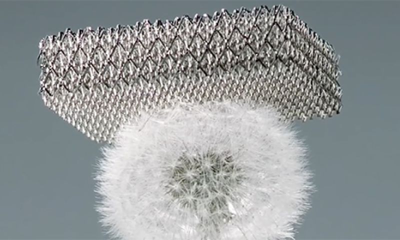 Video: Boeing maakt supersterk én vederlicht metaal voor vliegtuigen