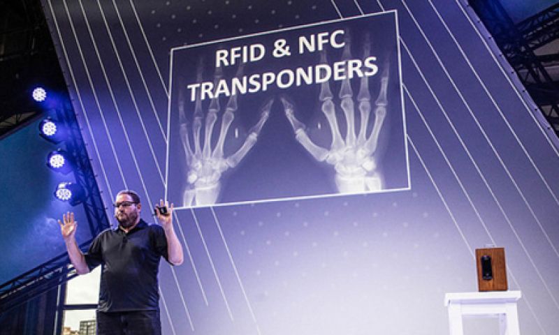 Biohacker Amal Graafstra: de techniek loopt ver voor op de mens