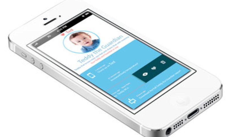 Deze teddybeer houdt je kind in de gaten