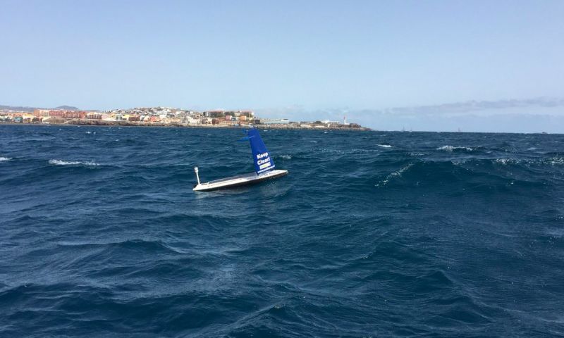 Autonoom zeilbootje steekt Atlantische Ocean over