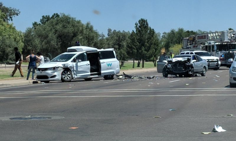 Zelfrijdende Waymo auto betrokken bij ongeluk