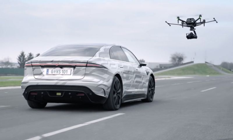 Sony onthult drone voor filmmakers met video over eigen Sony-auto