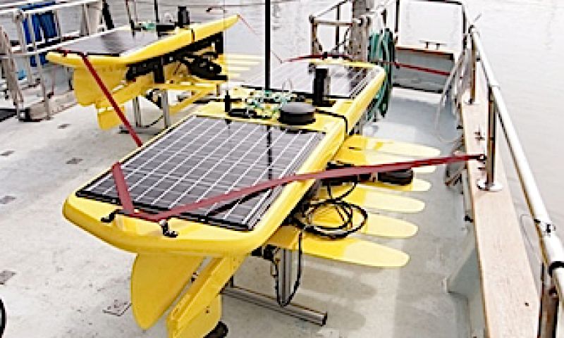 Volautomatische surfplank onderzoekt zelfstandig de oceanen