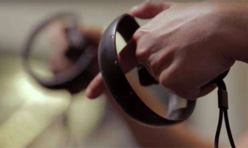 Video: Zo werkt de controller van VR-bril Oculus Rift