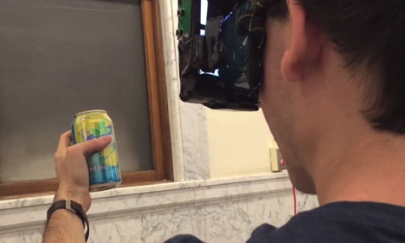 Deze bril filtert reclame in het dagelijks leven