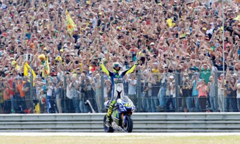 Grote automerken willen zelfrijdende auto's testen op TT-circuit in Assen