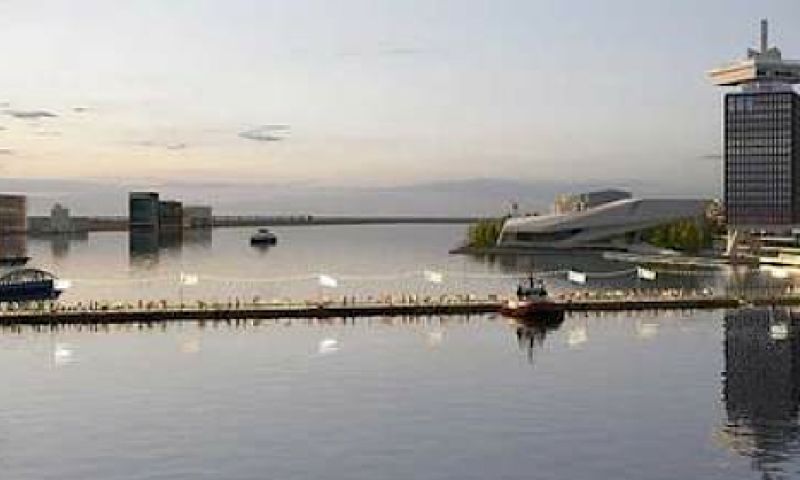 5 mei: toch geen selfies op pontonbrug over het IJ