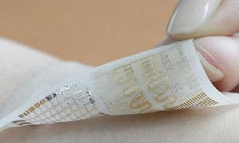 Deze slimme pleister doseert automatisch medicijnen