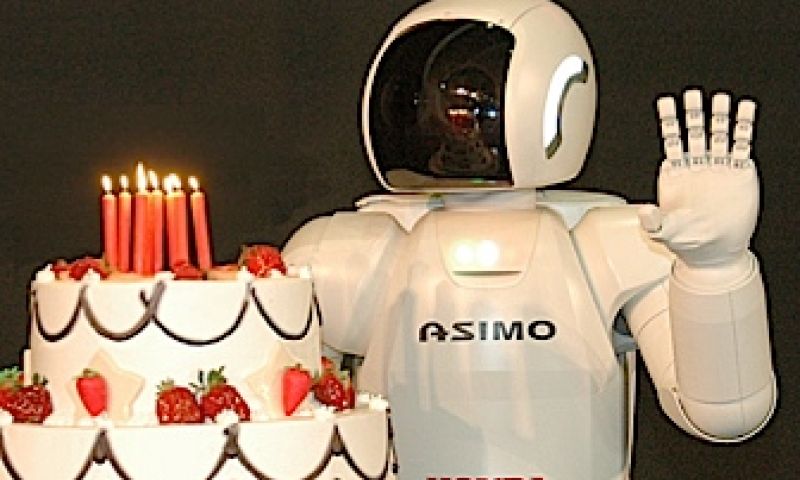 Asimo viert verjaardag